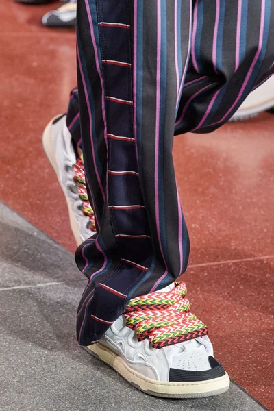 Look 50